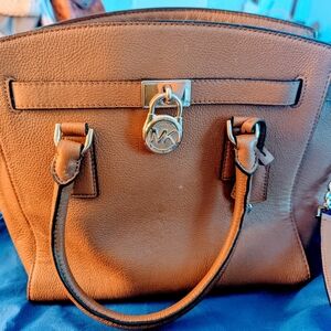 Micheal kors crossbody tote
